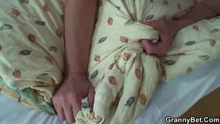 Hen wraig hudo dyn ifanc