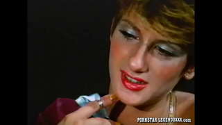 Классикалық порно Сұлулық Үлкен корозға терең соққы береді