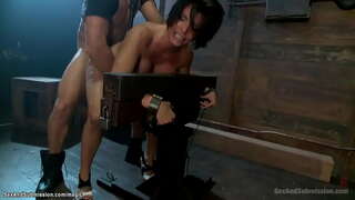 Милфа-шемыш шӱйыштӧ сиська пӱй дене кудалыштмаш кугу солаж дене фокс ыштыктышым, да вара кылдалтше, кумык лийын, торжа кӱтӱчылан кугу подземелье рамон член номар