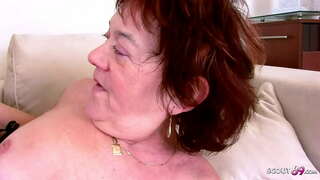 EXTREM ALTE ROTSCHOPF REIFEN FANGEN SIE MASTURBIEREN UND VERFÜHREN SEX VON JUNGEN MANN