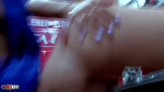 Yoqimli Mangga qiz fucked va assfucked