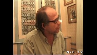 Французская блондинка детка выебанная жана jizzed анын сиськи