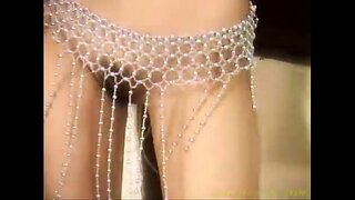 żfin waħedha tifla tajba a4U - Lincy Leaw