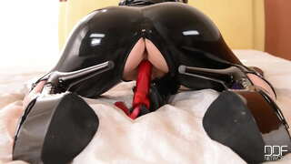 ���ပ္ျနှစ်သက်သူမ vibrator