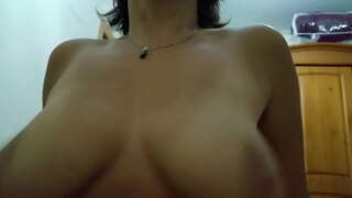 ���মার বোনের মত, স্তন্যপান, এবং হিসাবে তিনি rides