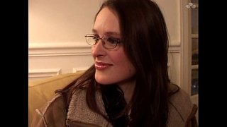 Sehr heiße französische Brünette