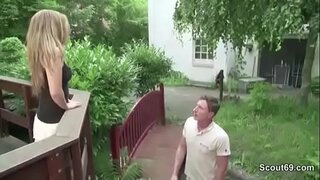 Malé slim Teen prdeli pronajímatelem z důvodu dluhů 