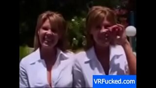 Milf Dvīņiem Izpaužas Hardcore Fucked un Cumshot