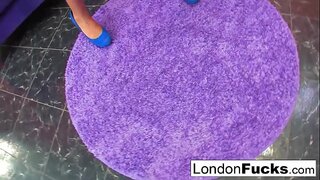 Азия красотка трахает үзен