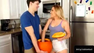 ̄� 사이의 형제자매들! 여동생이 기쁨을 주는 개구리에 대한 당신의 Id 입니다!