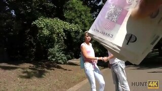 HUNT4K. Perfekt rasierte Muschi und enger Arsch kommen in die H&amp;auml;nde des J&amp;auml;gers