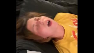 זוינע פרוי פאַקט דורך צוויי דיקס