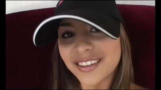 Wunderschöne junge Brünette babe mit frechen Titten und schräge Augen Michelle Maylene genießt Reiten großen Schwanz von weltweit bekannten fucker Manuel Ferrera